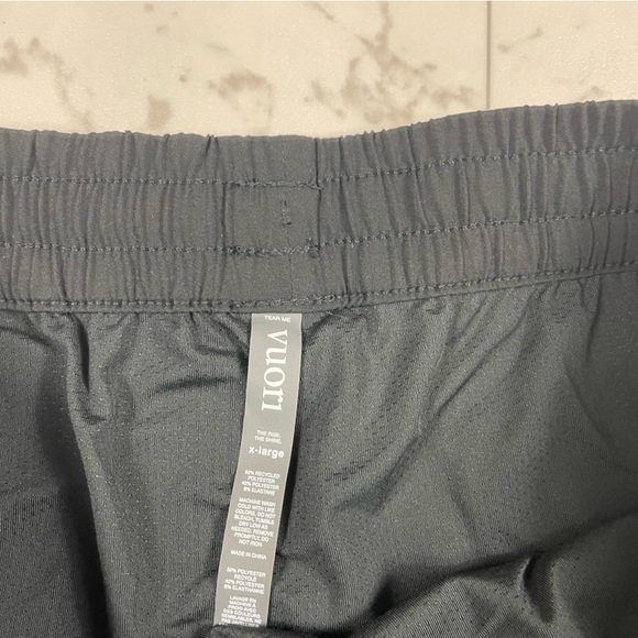 Vuori Clementine Short Black Watercolor Camo Women Size XL VW304 NEW - Picture 3 of 4